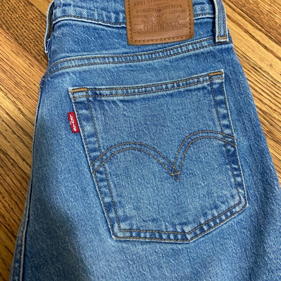 Levi Wedgie Jeans - Picture 2 of 4